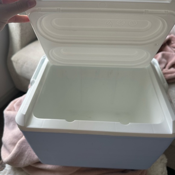 Target Blue and White Cooler - Picture 4 of 4